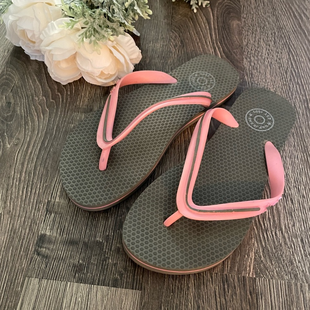Gap Flip Flops